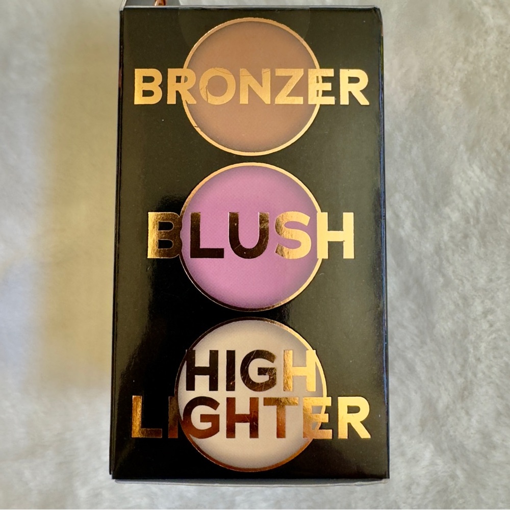 ✅NEW “Max Studio” Flawless Contour Kit - Bronzer, Blush, Highlighter